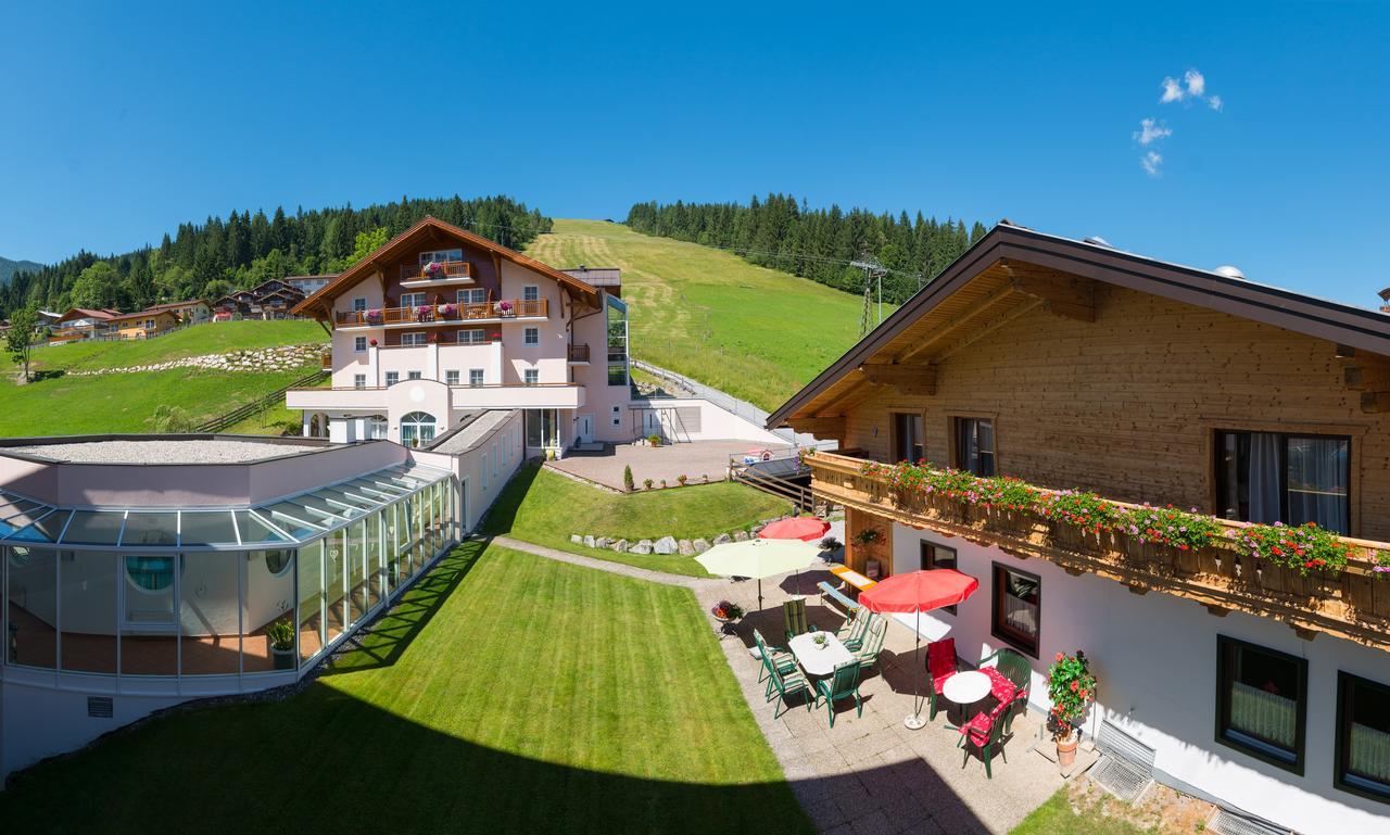 Hotel Vierjahreszeiten Flachau Kültér fotó